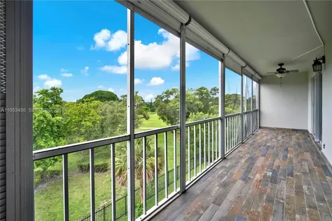950 Hillcrest Drive Hollywood FL 33021
