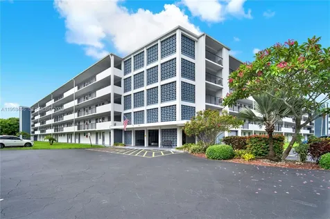 950 Hillcrest Drive Hollywood FL 33021