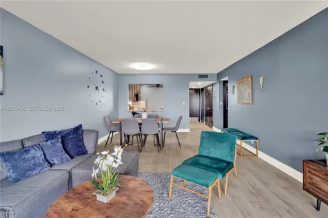 950 Hillcrest Drive Hollywood FL 33021