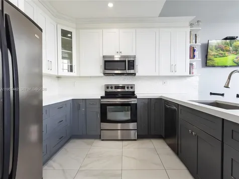 10465 NW 46th Street Doral FL 33178