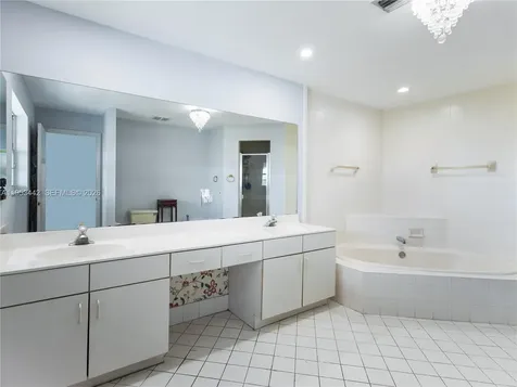 10465 NW 46th Street Doral FL 33178