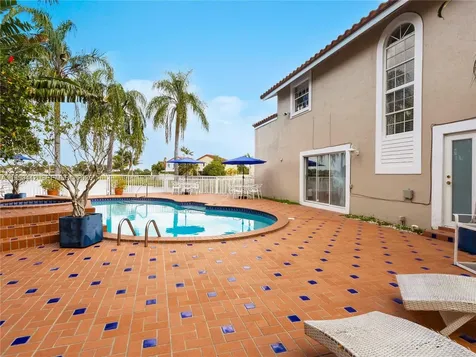 10465 NW 46th Street Doral FL 33178