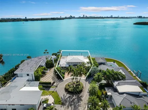 1990 NE 119th Road North Miami FL 33181