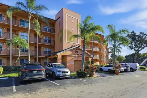 571 SW 141st Avenue Pembroke Pines FL 33027