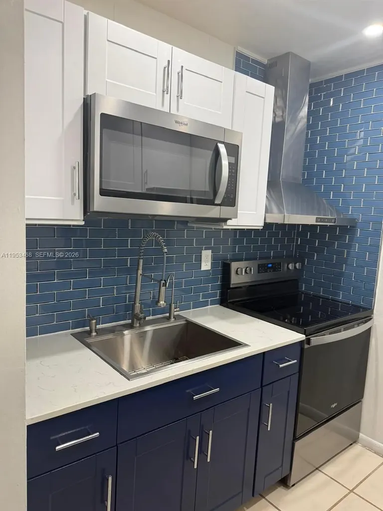 2905 Pierce Street Hollywood FL 33020