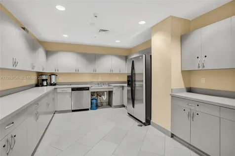 1755 E Hallandale Beach Boulevard Hallandale Beach FL 33009