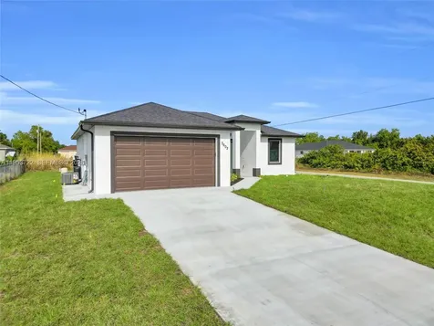 3602 20th Street SW Lehigh Acres FL 33976