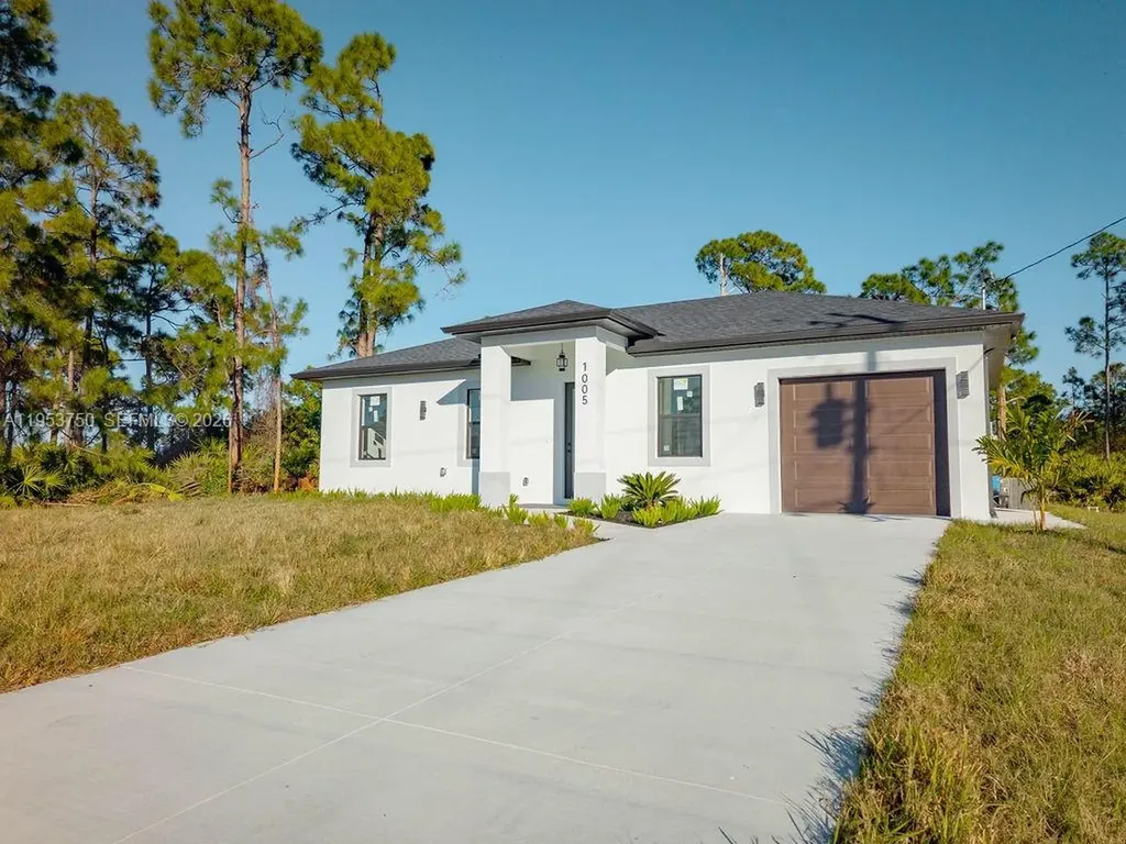 1005 Brenton Avenue Lehigh Acres FL 33974
