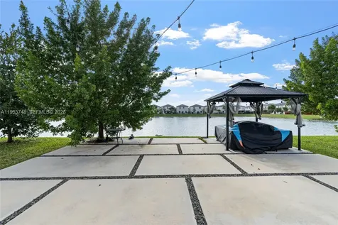 1388 SE 27th Terrace Homestead FL 33035