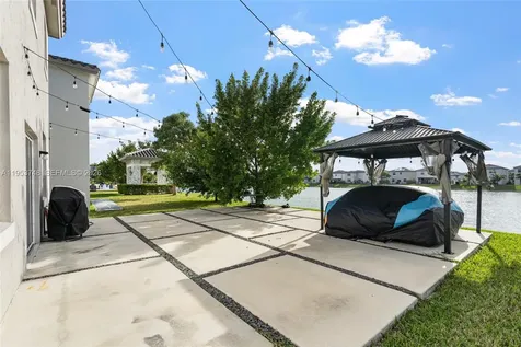 1388 SE 27th Terrace Homestead FL 33035