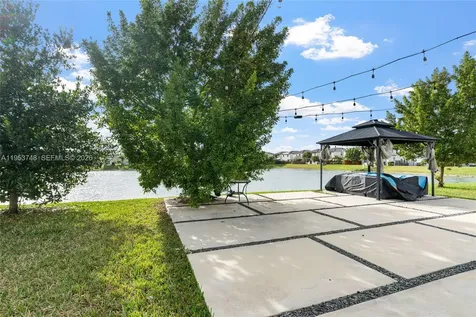 1388 SE 27th Terrace Homestead FL 33035