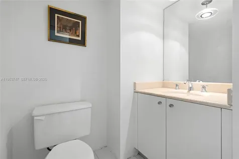 2780 NE 183rd Street Aventura FL 33160