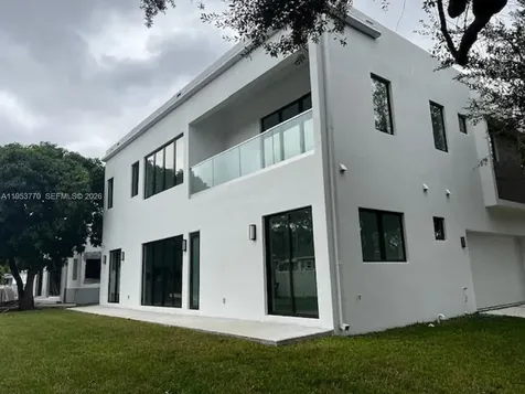 2 Hough Drive Miami Springs FL 33166