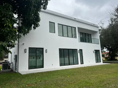2 Hough Drive Miami Springs FL 33166
