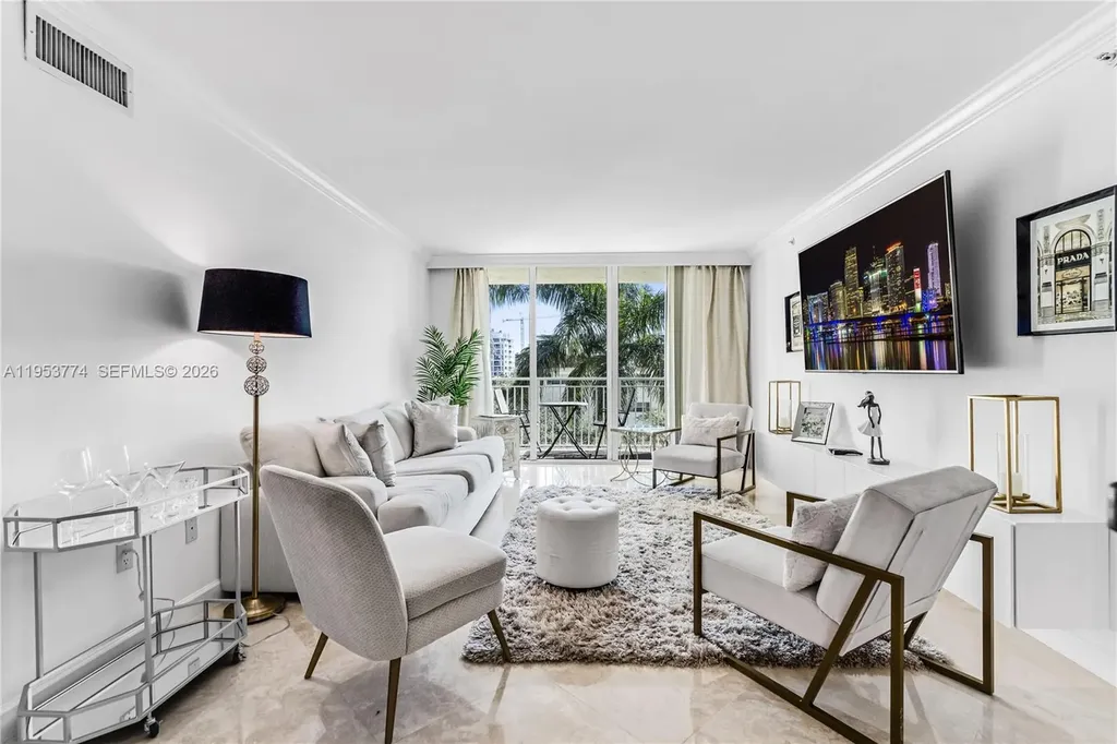 99 SE Mizner Boulevard Boca Raton FL 33432