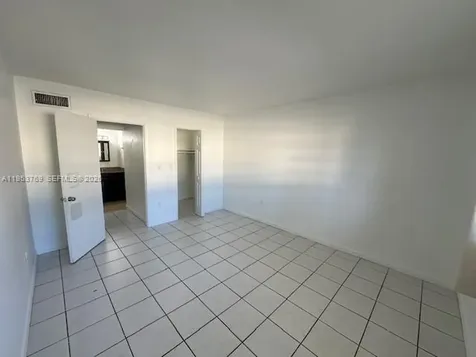 1015 NW 45th Avenue Miami FL 33126
