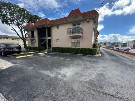 1015 NW 45th Avenue Miami FL 33126