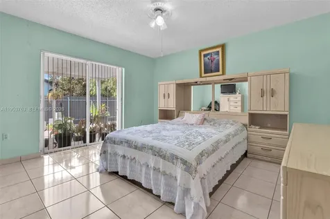 1002 SW 142nd Court Miami FL 33184