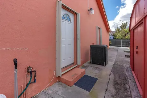 1002 SW 142nd Court Miami FL 33184