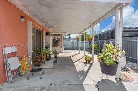 1002 SW 142nd Court Miami FL 33184