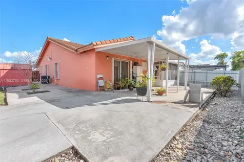 1002 SW 142nd Court Miami FL 33184