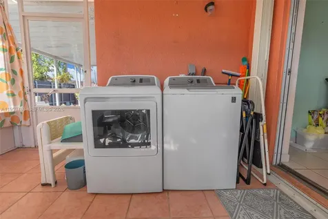 1002 SW 142nd Court Miami FL 33184