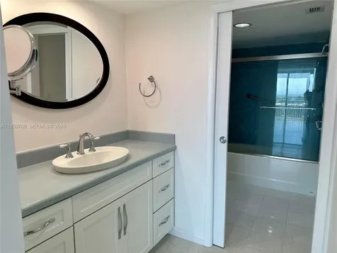 881 Ocean Drive Key Biscayne FL 33149