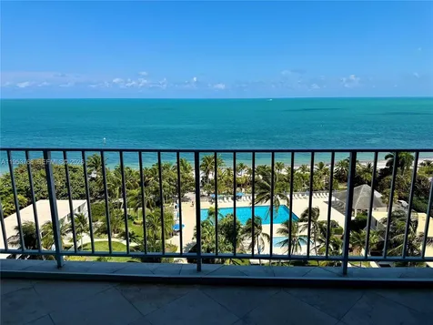 881 Ocean Drive Key Biscayne FL 33149