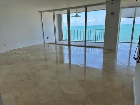 881 Ocean Drive Key Biscayne FL 33149