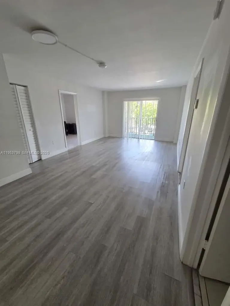 4717 NW 7th Street Miami FL 33126