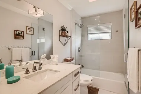 5117 Cleveland Street Hollywood FL 33021