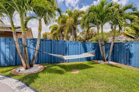 5117 Cleveland Street Hollywood FL 33021