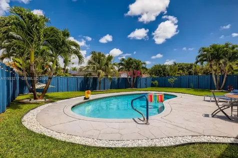 5117 Cleveland Street Hollywood FL 33021