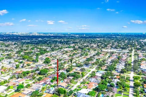 5117 Cleveland Street Hollywood FL 33021