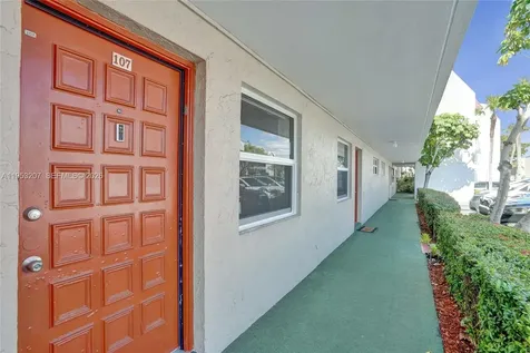 3511 E Inverrary Drive Lauderhill FL 33319