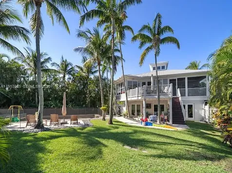 17433 S.e. Indian Hills Drive Tequesta FL 33469