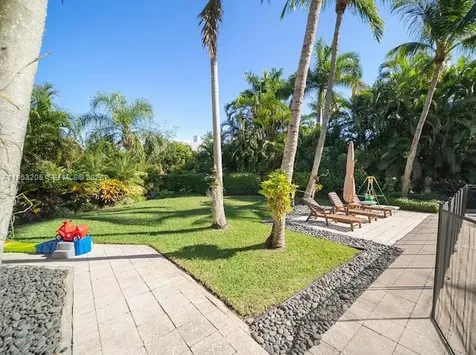 17433 S.e. Indian Hills Drive Tequesta FL 33469