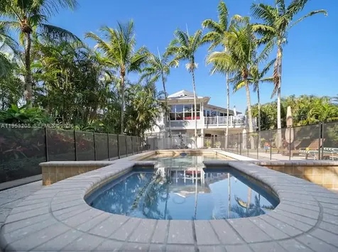 17433 S.e. Indian Hills Drive Tequesta FL 33469
