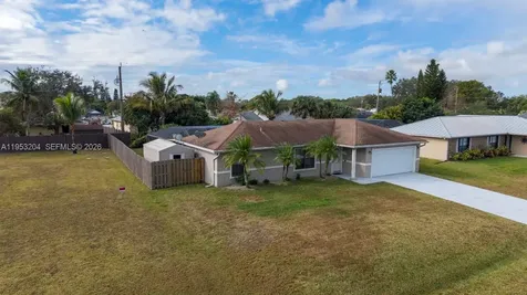 672 SW Stillman Avenue Port St. Lucie FL 34953
