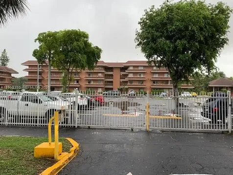 17650 NW 68th Avenue Hialeah FL 33015