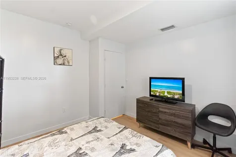 810 7th Street Miami Beach FL 33139