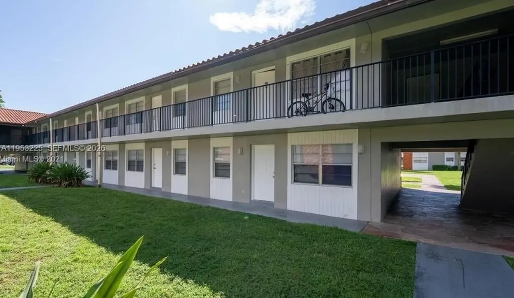 1200 SW 50th Avenue North Lauderdale FL 33068