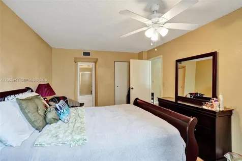 2999 NW 48th Avenue Lauderdale Lakes FL 33313
