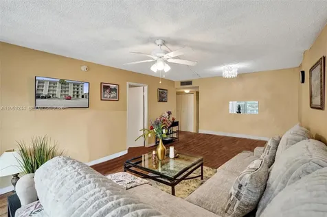 2999 NW 48th Avenue Lauderdale Lakes FL 33313