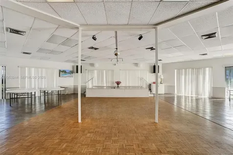 2999 NW 48th Avenue Lauderdale Lakes FL 33313