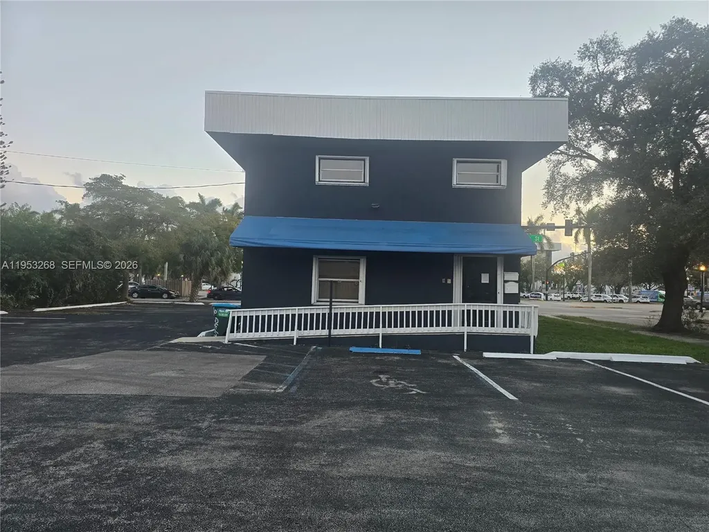 2555 Polk Street Hollywood FL 33020