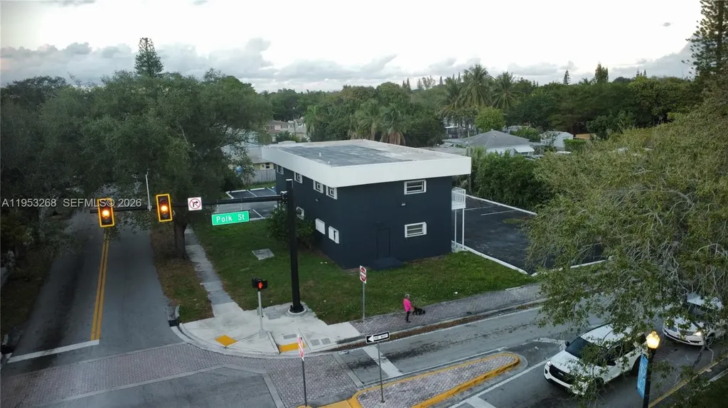 2555 Polk Street Hollywood FL 33020