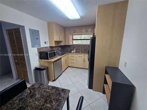 2555 Polk Street Hollywood FL 33020