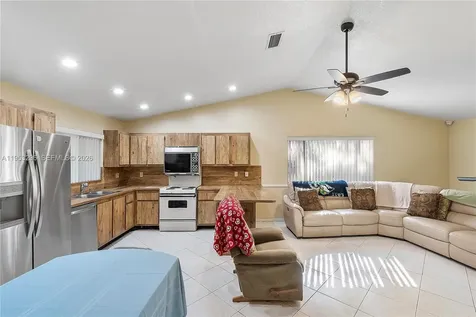 8201 NW 53rd Street Lauderhill FL 33351