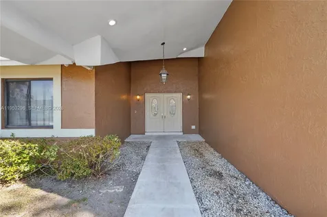 8201 NW 53rd Street Lauderhill FL 33351